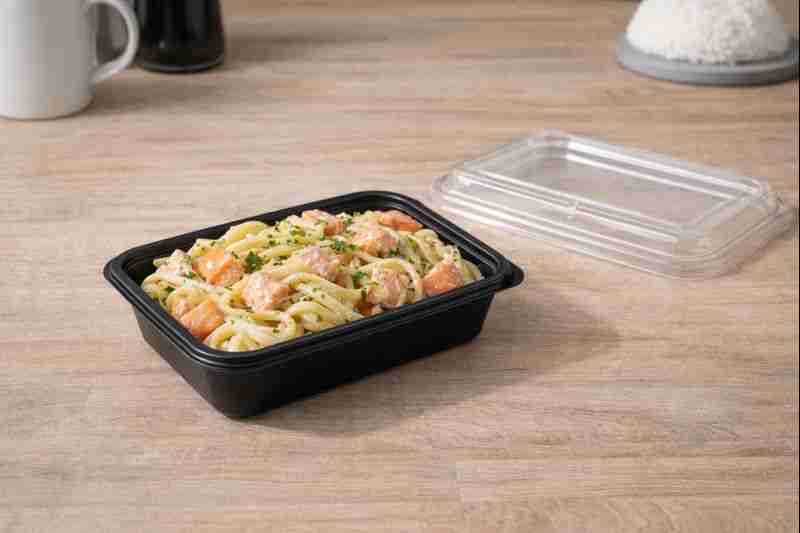 BOITE RECT PP 28OZ (795 ml )BLACK X50 ( 1 PQT )